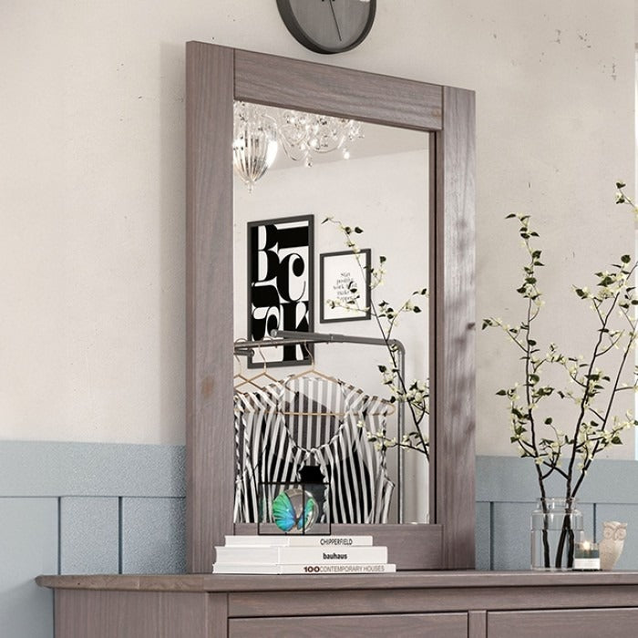 Stavrian Dresser Set