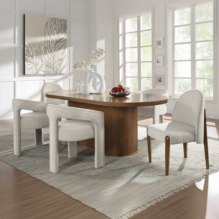 Gmaryn Dining Table