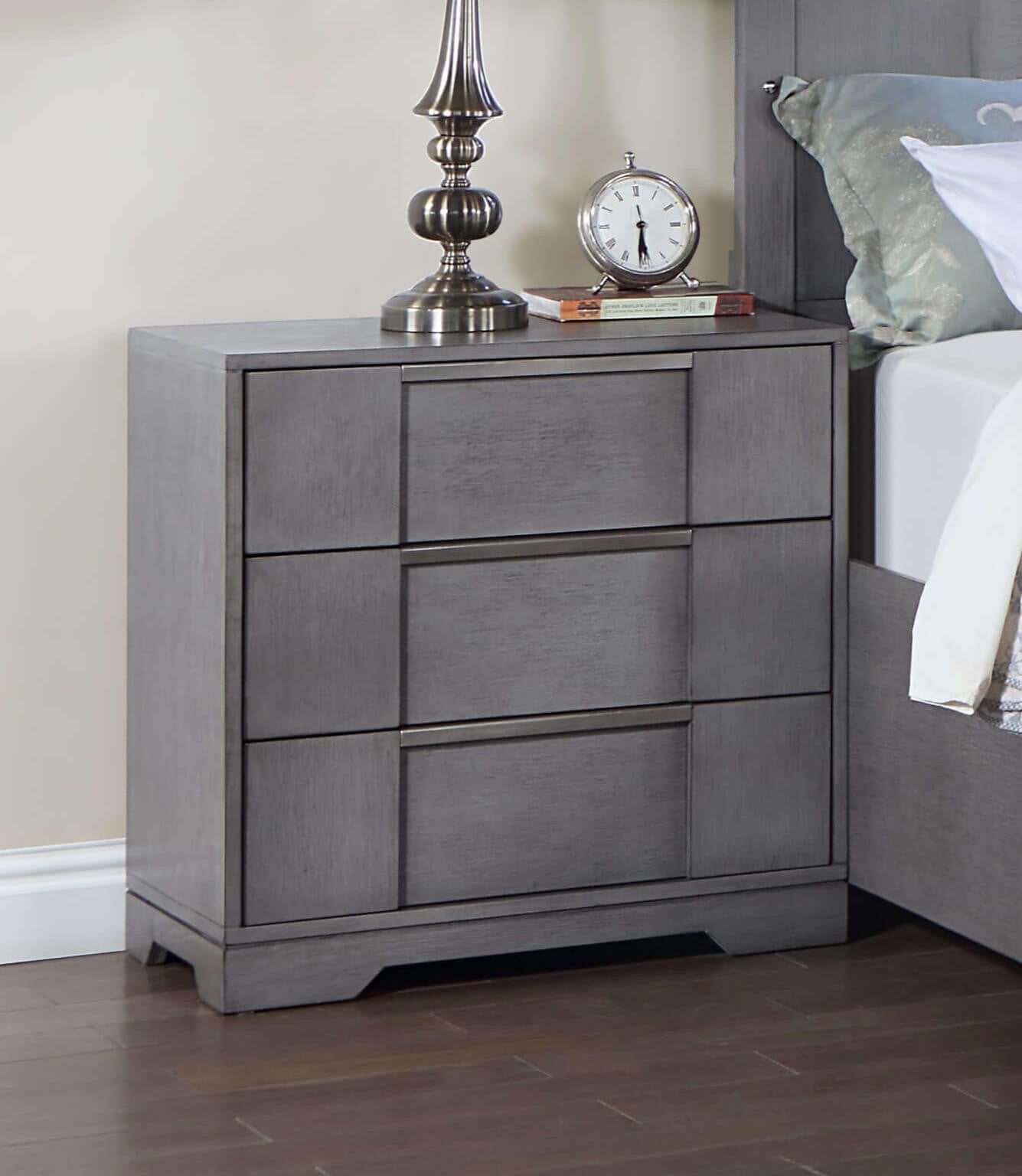 Romulus Bedroom Set