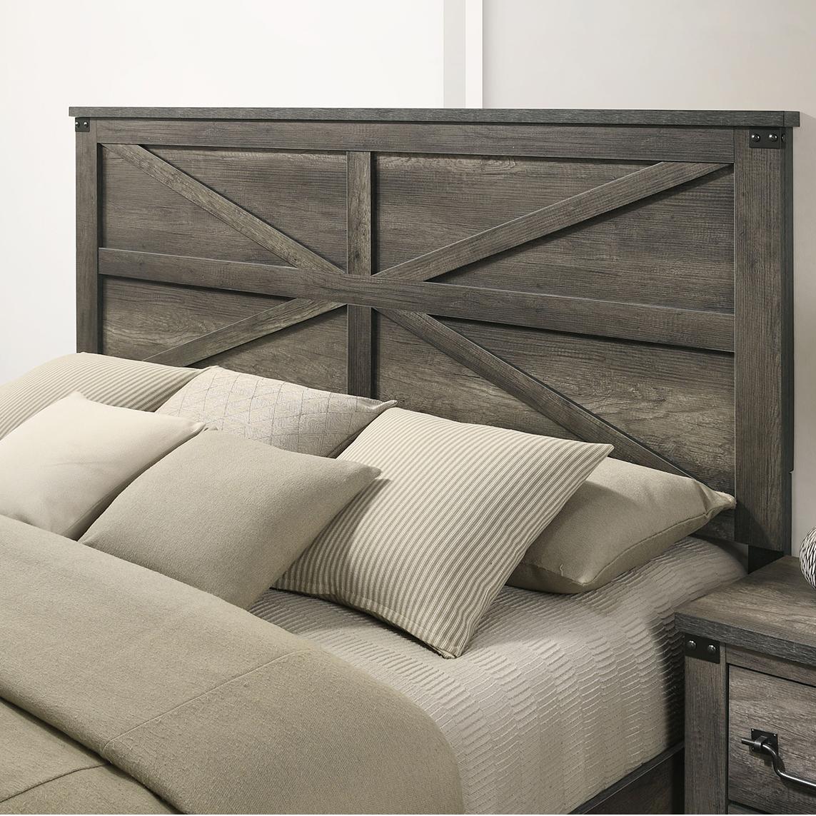 Britonial Bedroom Set