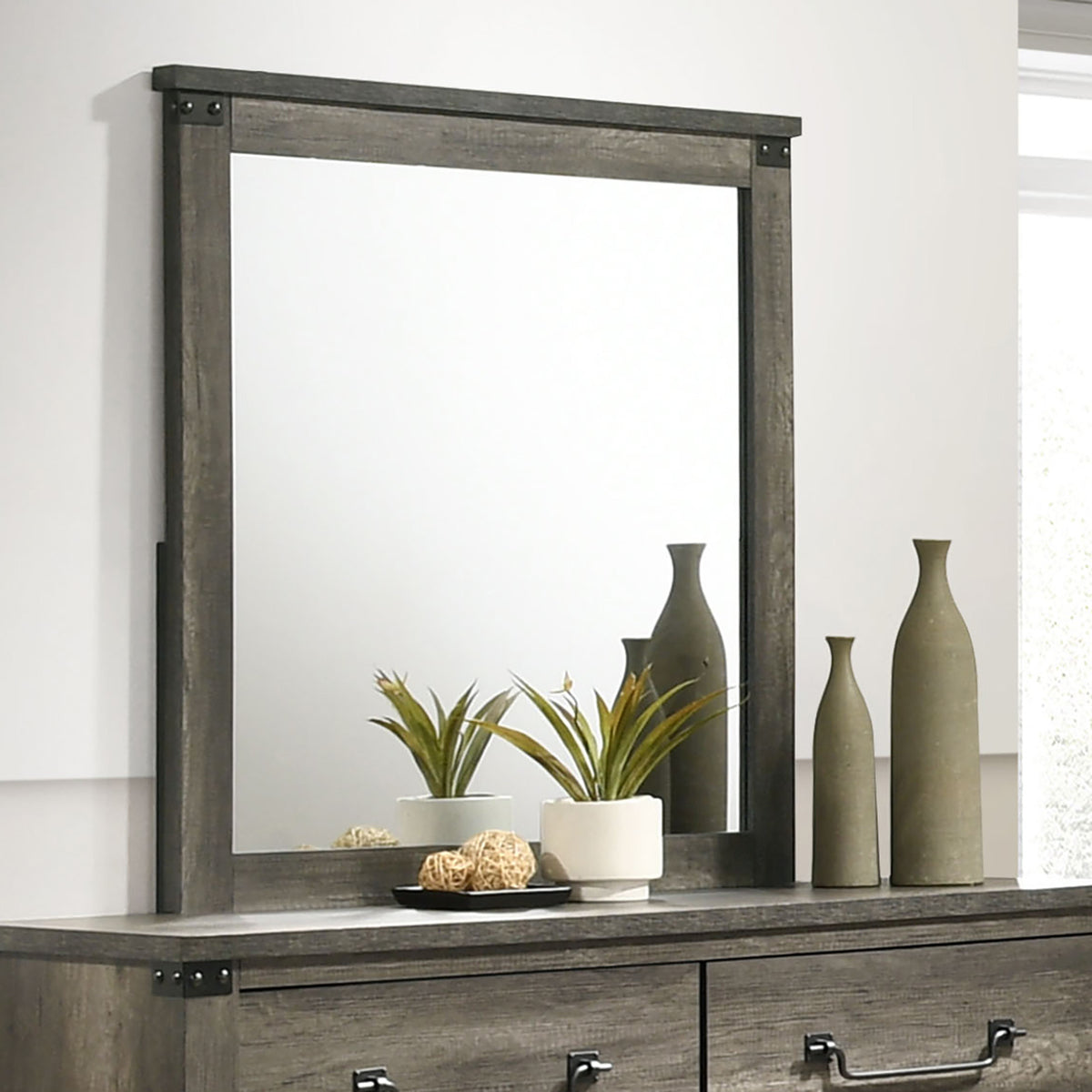 Britonial Bedroom Set