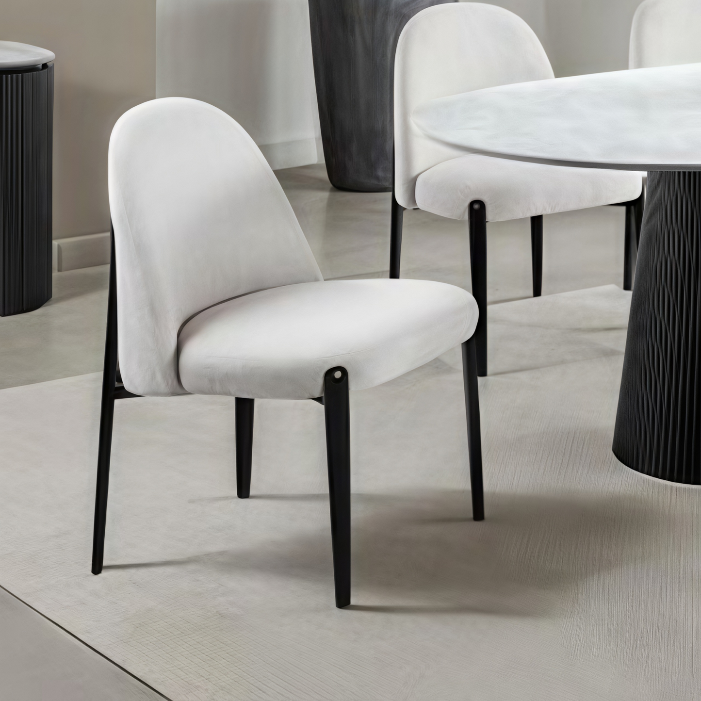 Lynten Dining Set