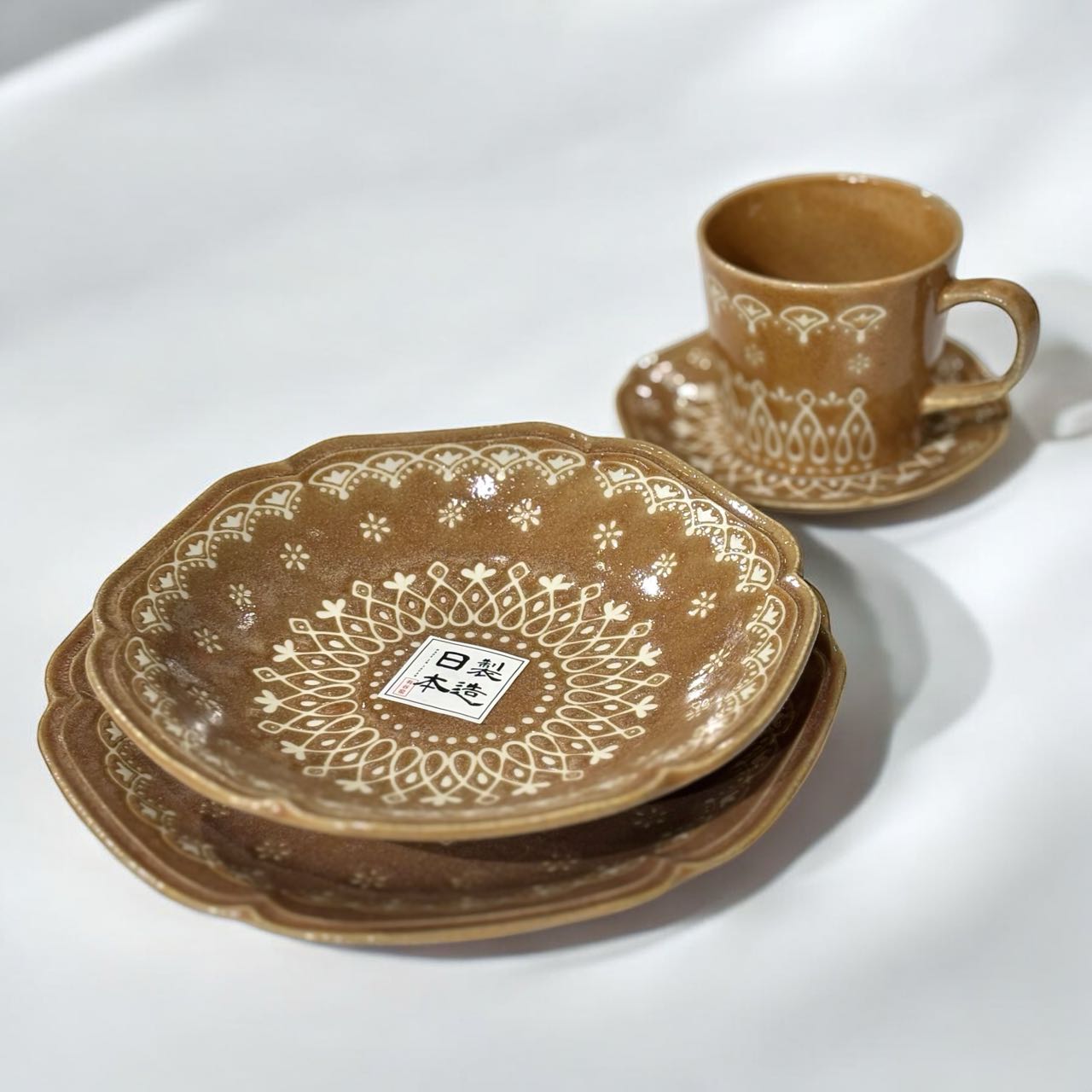 Lace Pattern Dinnerware