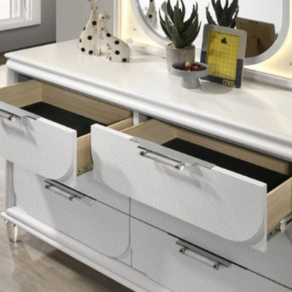 Laraina Dresser Set