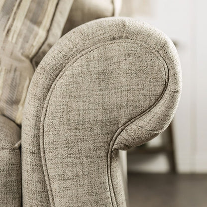 Amara Loveseat