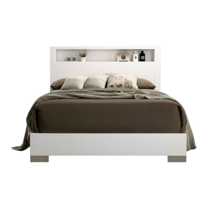 Carlys Bed