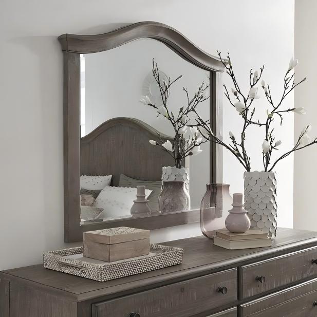 Ellia Mirror