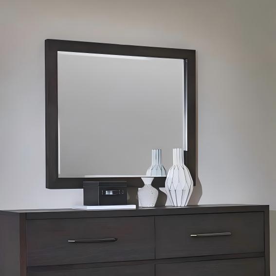 Lucena Mirror