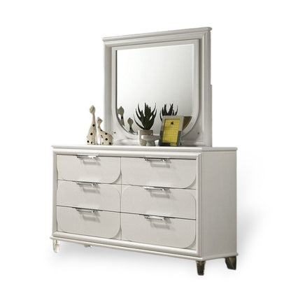 Laraina Dresser Set