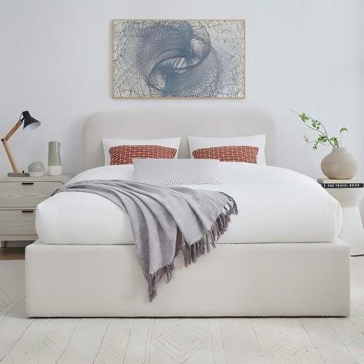 Ofwen Upholstered Platform Bed