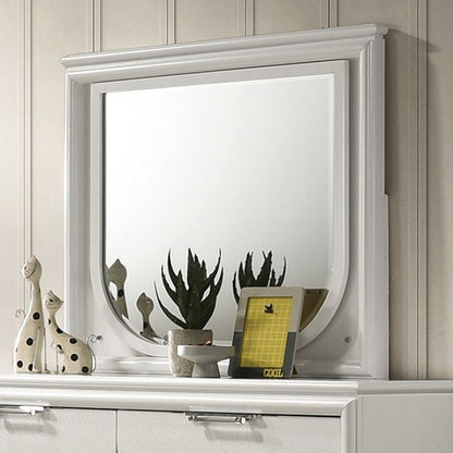 Laraina Dresser Set